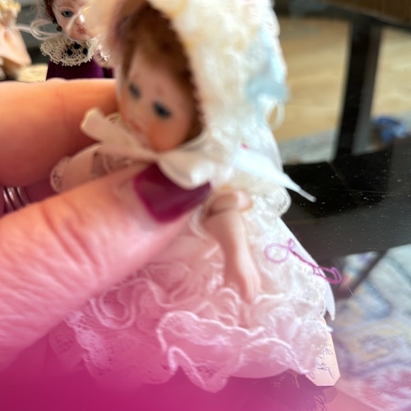 2 reproduction French dolls, jointed arms, great condition. - Picture 6 of 6